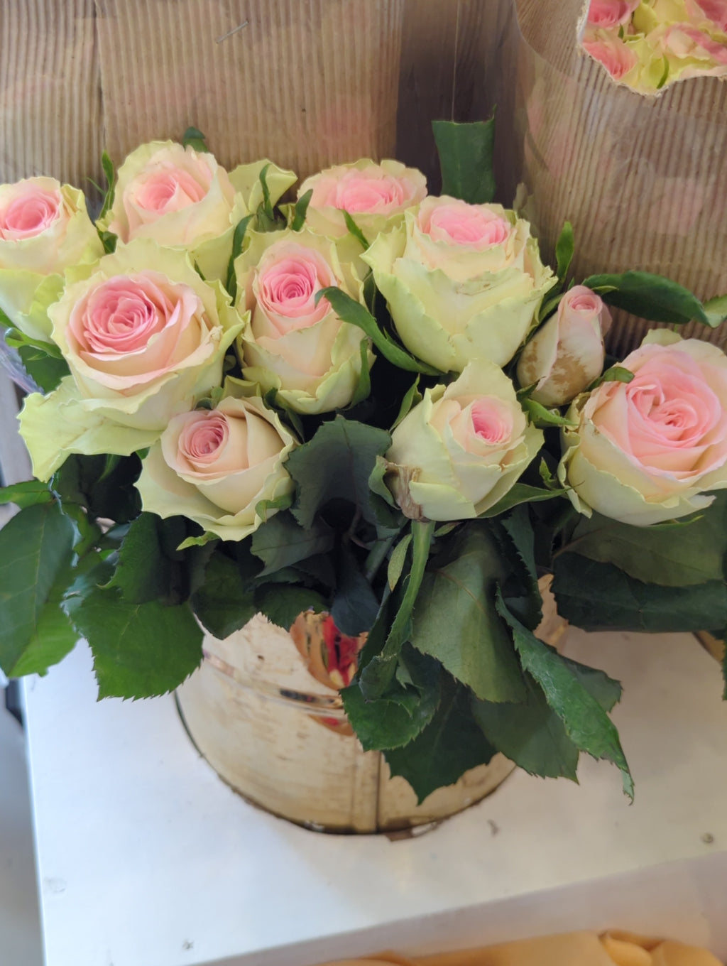Fresh Imported Floral Stem – Premium Flower Delivery Lahore