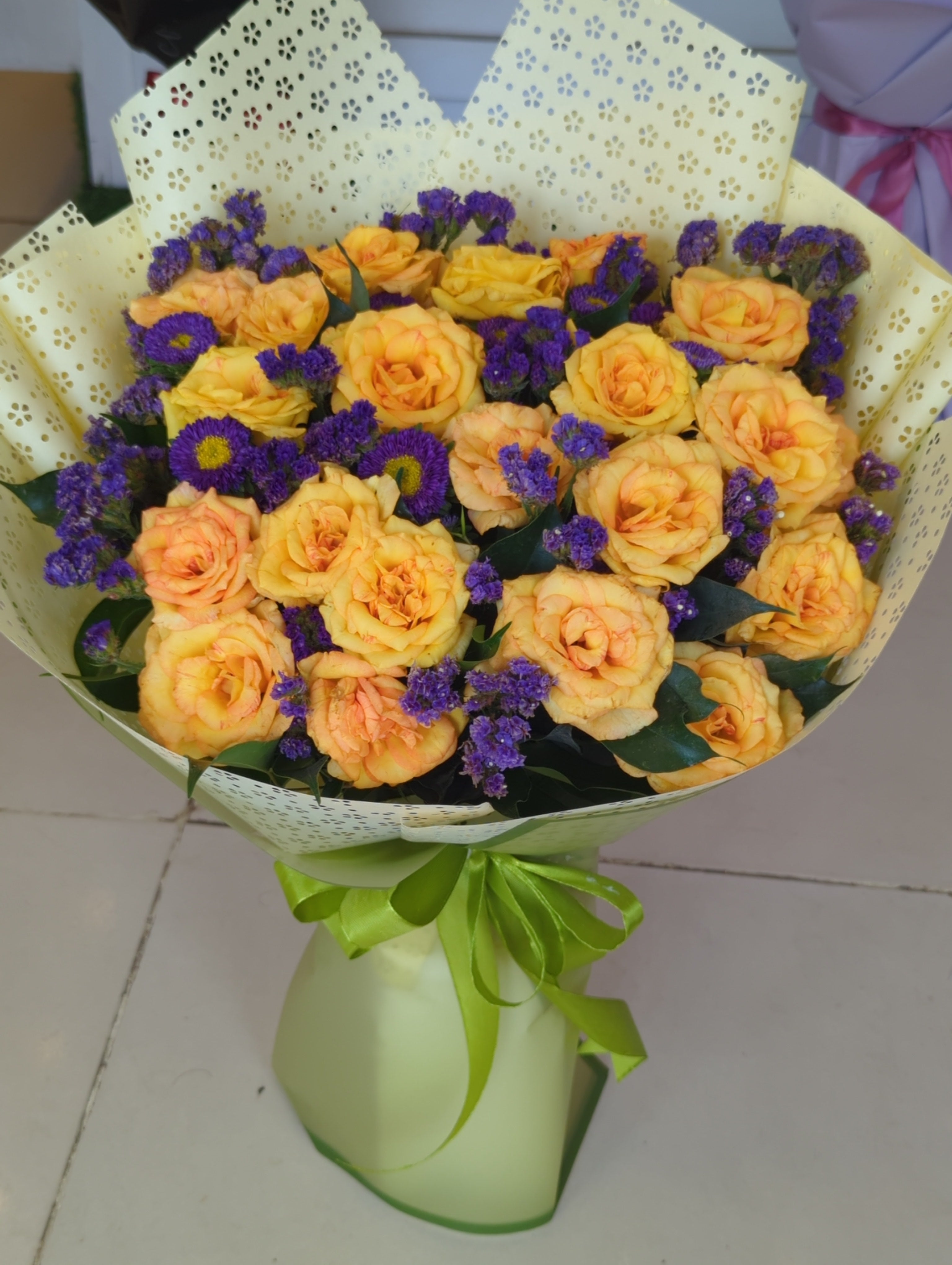 Yellow Rose & Aster Flower Bouquet – Fresh Elegant Floral Gift Lahore | Floria Florist